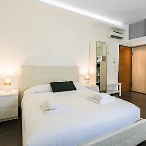 Appartement 21, Milan
